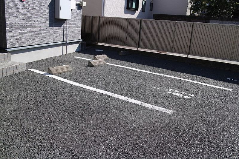 レオパレスグレンツェ木戸 駐車場