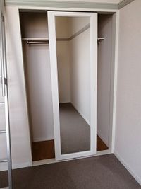レオパレスラ・グラシューズ 収納