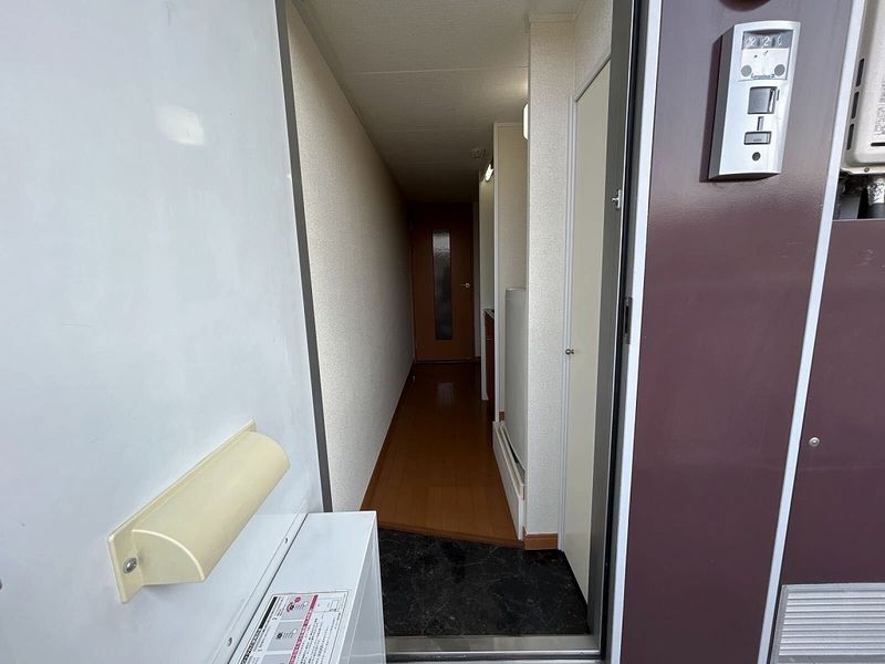 レオパレスグランプラス 玄関