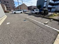 レオパレスミルキーウェイ 駐車場