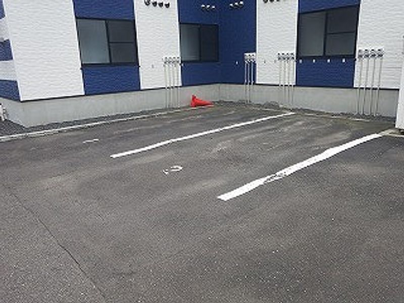 レオパレスボヌール 駐車場