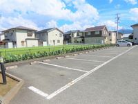 レオパレスコンフォルタブル５１ 駐車場