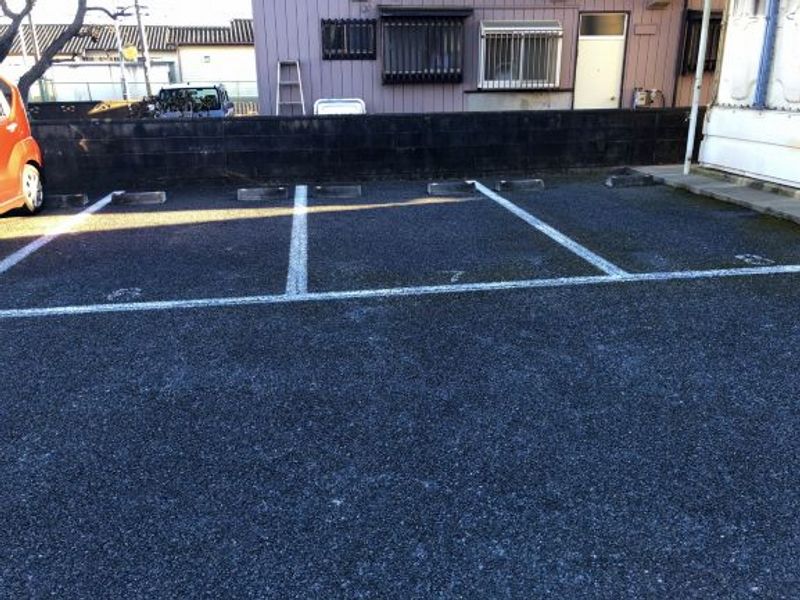 レオパレスマ　メゾン 駐車場