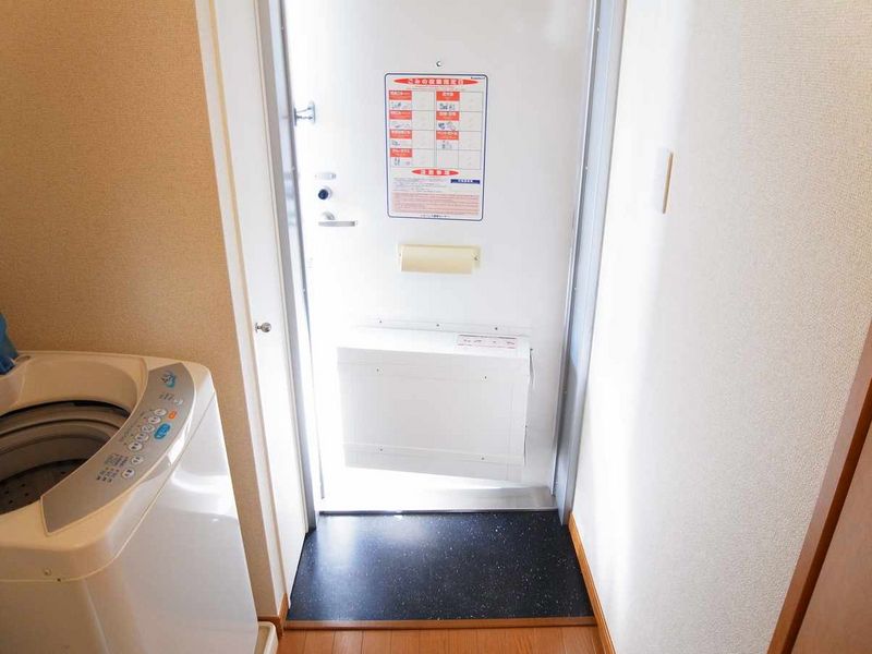 レオパレスあすなろ 玄関