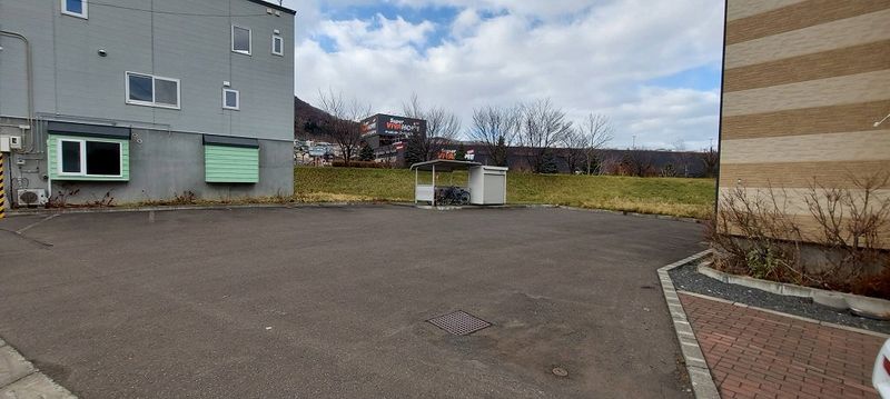 レオパレス西宮の沢 駐車場