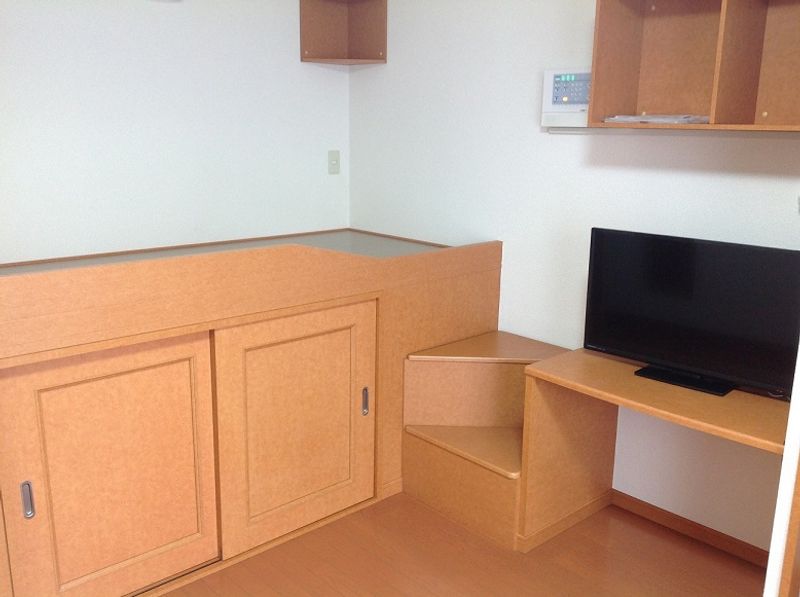 レオパレスグリーンヒル泉 寝室