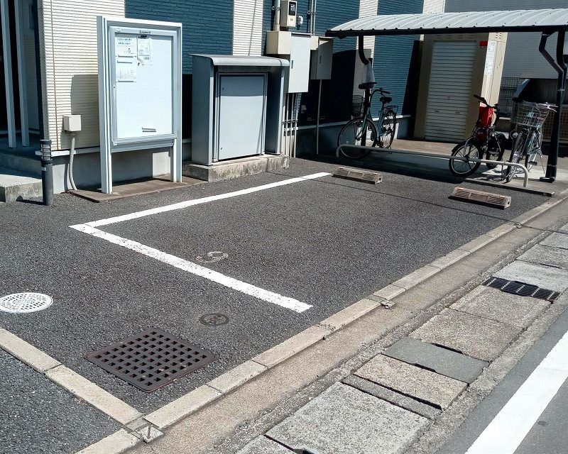 レオネクスト彩花 駐車場