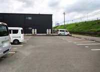 レオパレスハルスウィート２ 駐車場