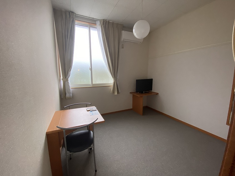 レオパレスシャミール矢田野 居間