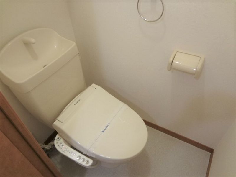 レオパレスせせらぎ トイレ