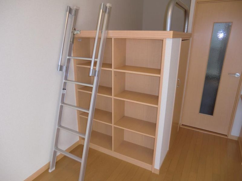 レオパレス奥畑 収納
