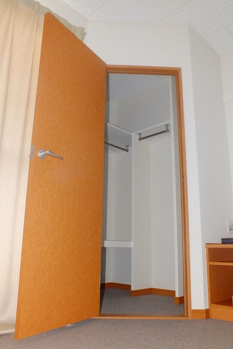 レオパレスリオグランデ 収納