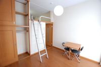 レオパレス翁樹 居間
