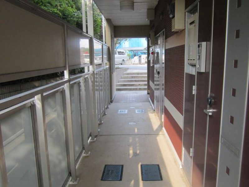 レオネクスト三の沢 玄関