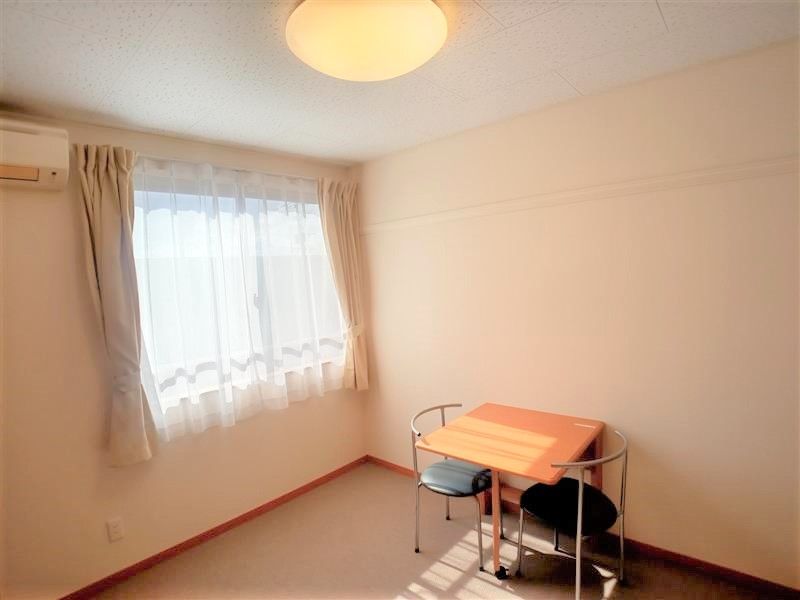 レオパレスキルシェ 居間
