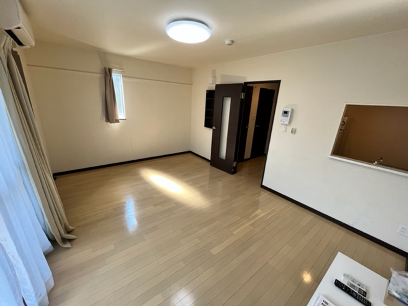 レオネクストソラーナ 居間