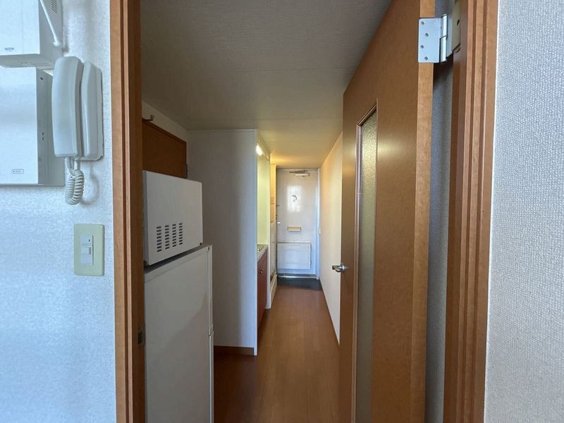 レオパレスクレスト 玄関