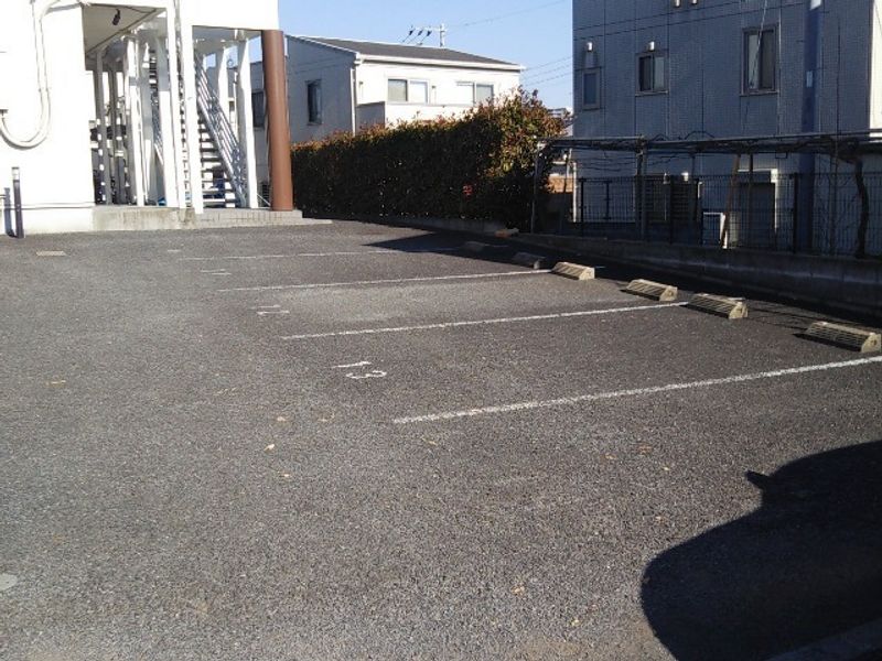 レオパレスコンフォート 駐車場