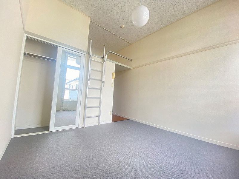 レオパレスゼブラ 居間