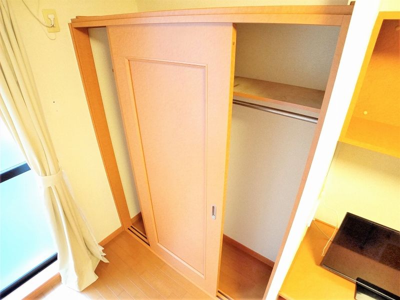 レオパレスフロンティア 収納
