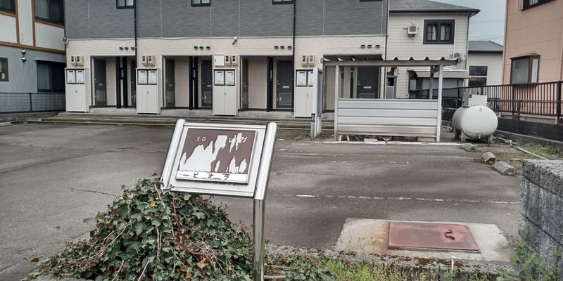 レオパレスビオラ エントランス