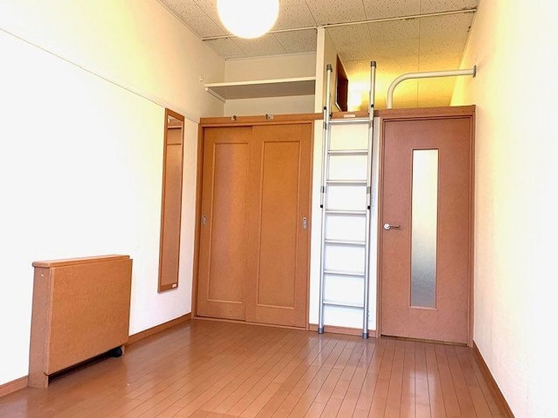 レオパレスコンフォート佐藤 居間