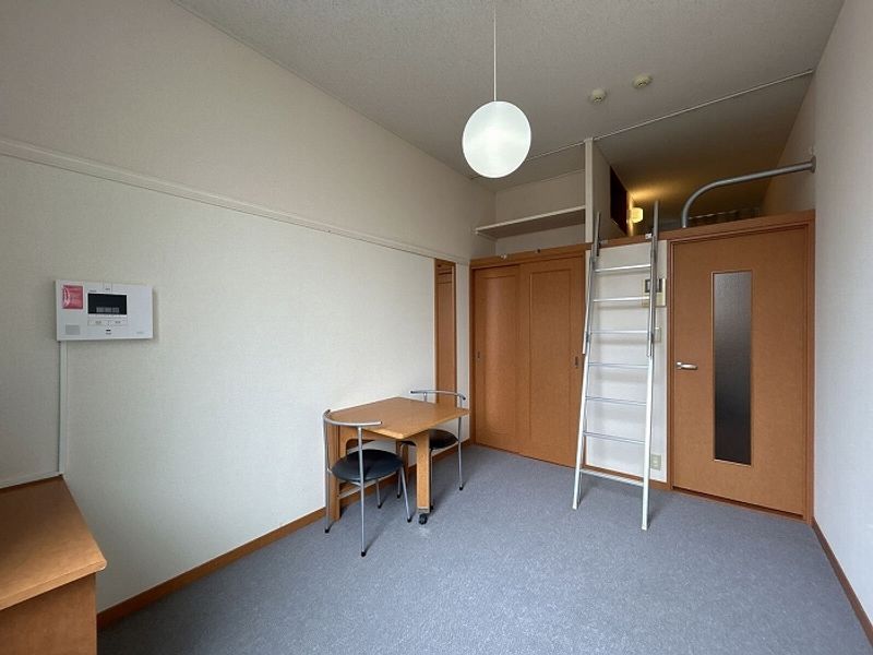 レオパレスロワールⅡ 居間