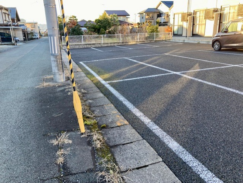 レオパレスグラン６８ 駐車場