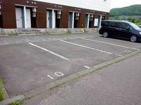 レオパレスグランシャリオ 駐車場