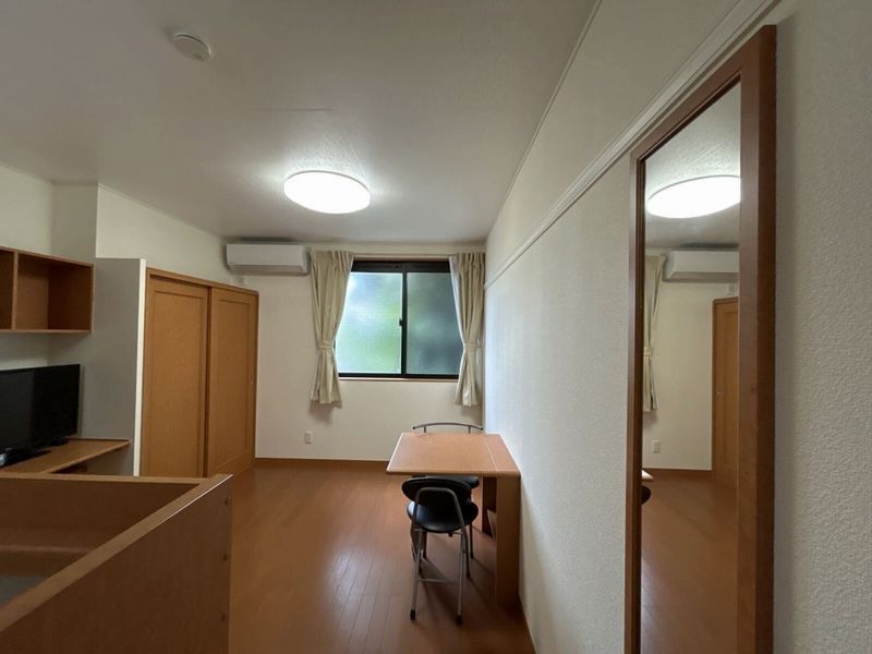 レオパレス西羽貫 居間