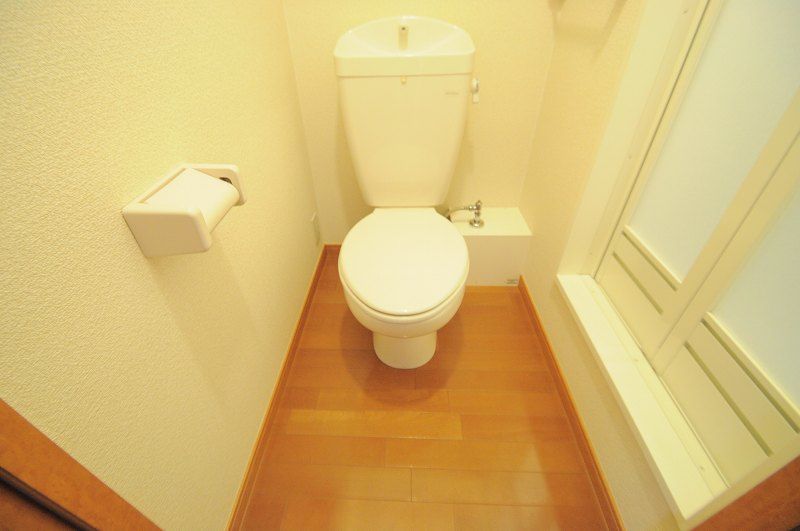 レオパレスＲａｃｏｏｎＤ　５ トイレ