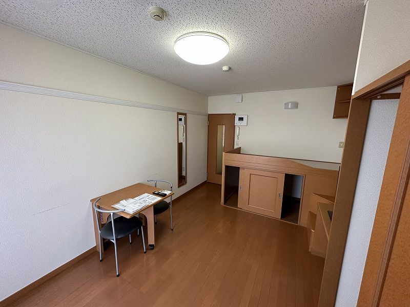 レオパレスグリーンリーフ 居間
