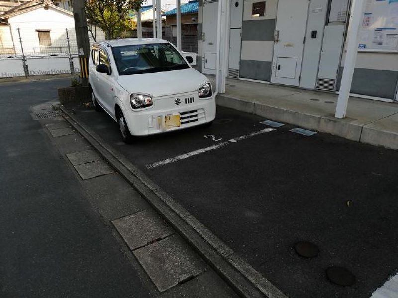 レオパレスセカンド 駐車場