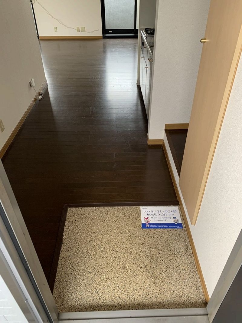 レオパレスソフィア 玄関