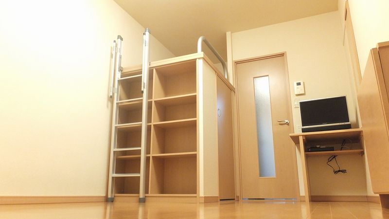 レオパレスアウロラ 居間