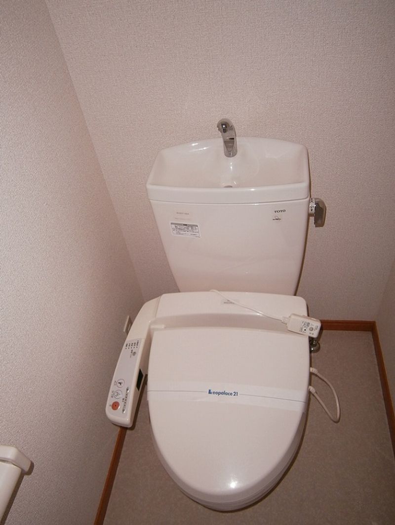 レオパレスアメジスト諏訪野 トイレ
