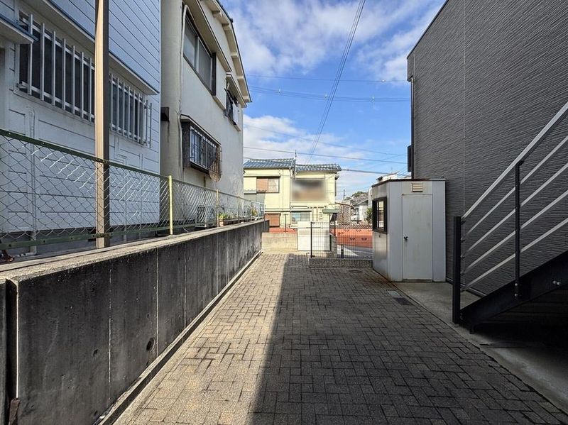 レオパレスハワース エントランス