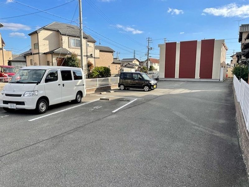 レオネクストじんすい　ひかり 駐車場