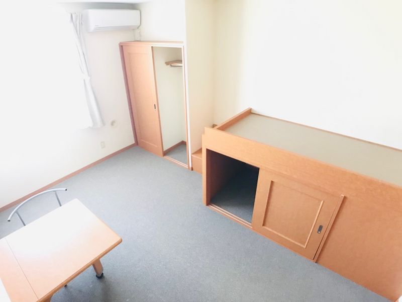 レオパレスアザレア 収納