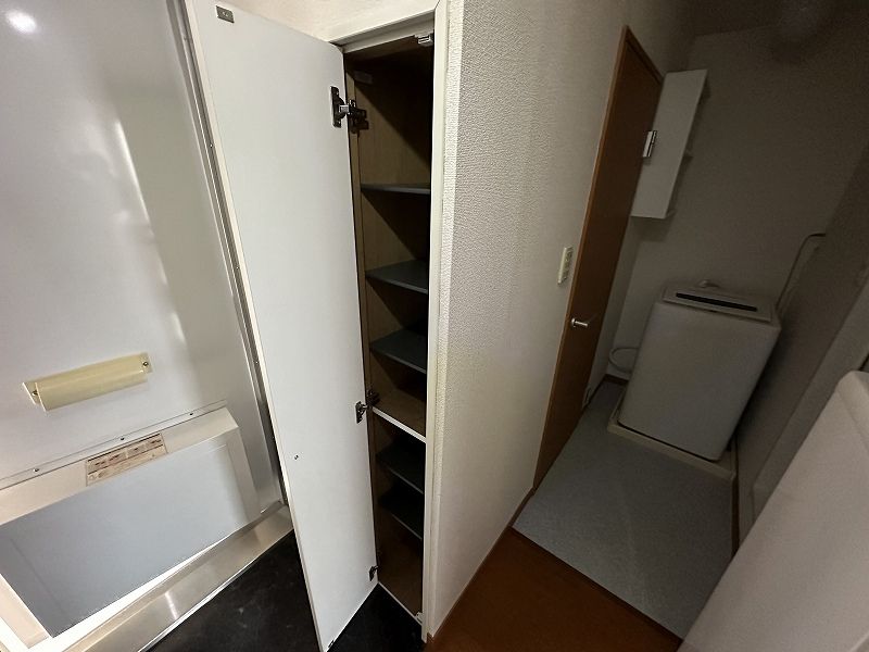 レオパレス琴 玄関
