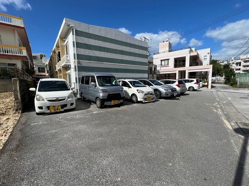 レオパレスＭｏｒｉ 駐車場