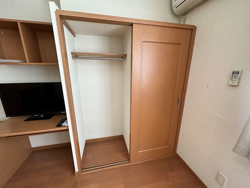 レオパレスカレーラ藤富 収納