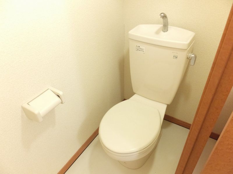 レオパレスエクレール トイレ