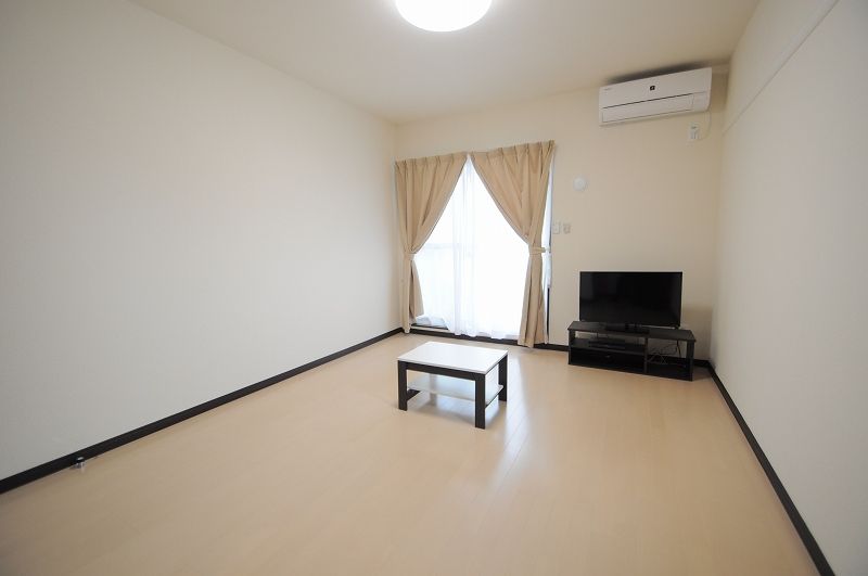 LEONEXT May Living room