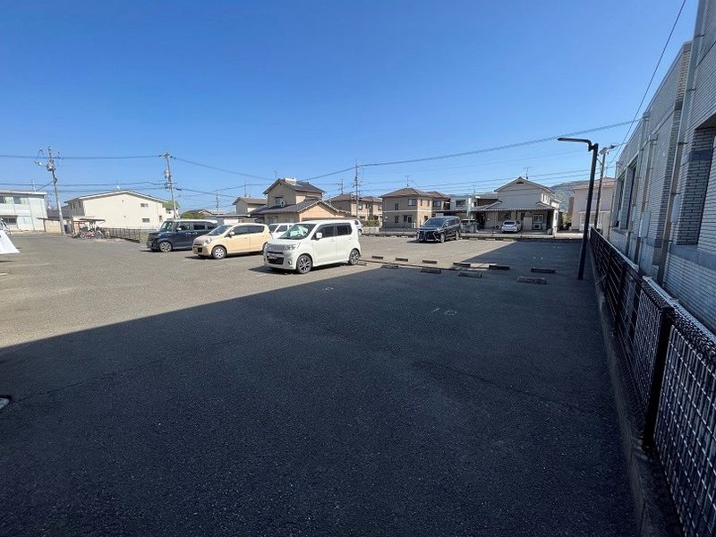 レオパレス駅家近田 駐車場
