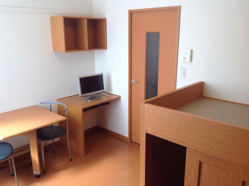 レオパレスメゾン藍 居間