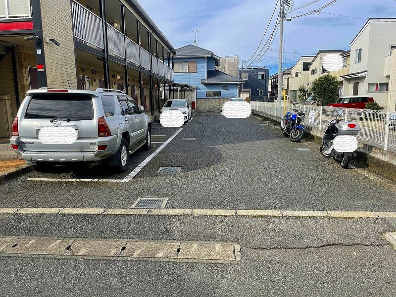 レオパレスクレールニトナ 駐車場