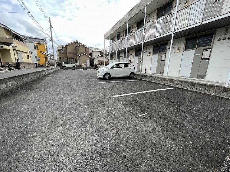 レオパレスｄｅＭｏｒｒｉｎｏ 駐車場