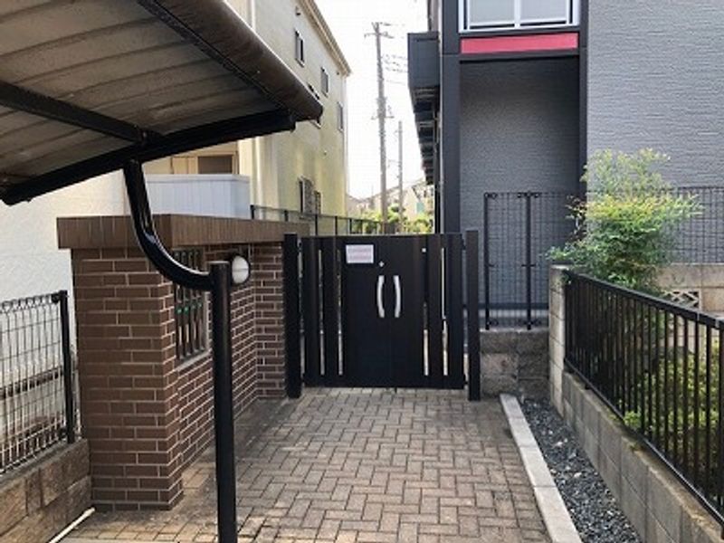 レオパレスアドヴァンス エントランス