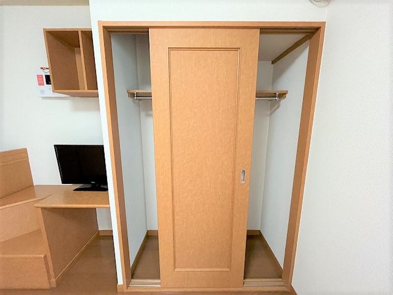leopalace Pista B Storage